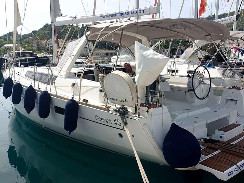Oceanis 45 della Yachtingadria a Herceg Novi