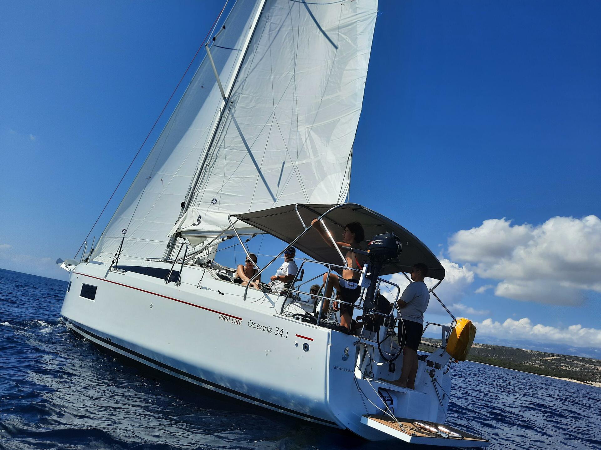Oceanis 34.1 de Sailing Spirit en Šimuni