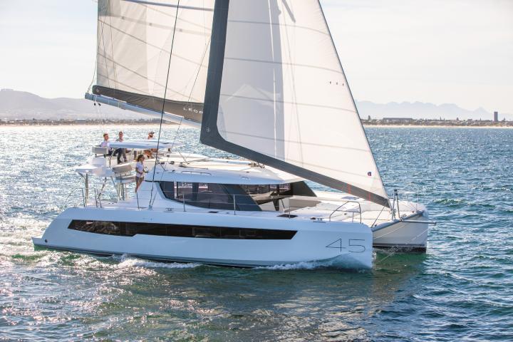 Leopard 45 yritykseltä Zanzibar Yachtfun Sansibarissa