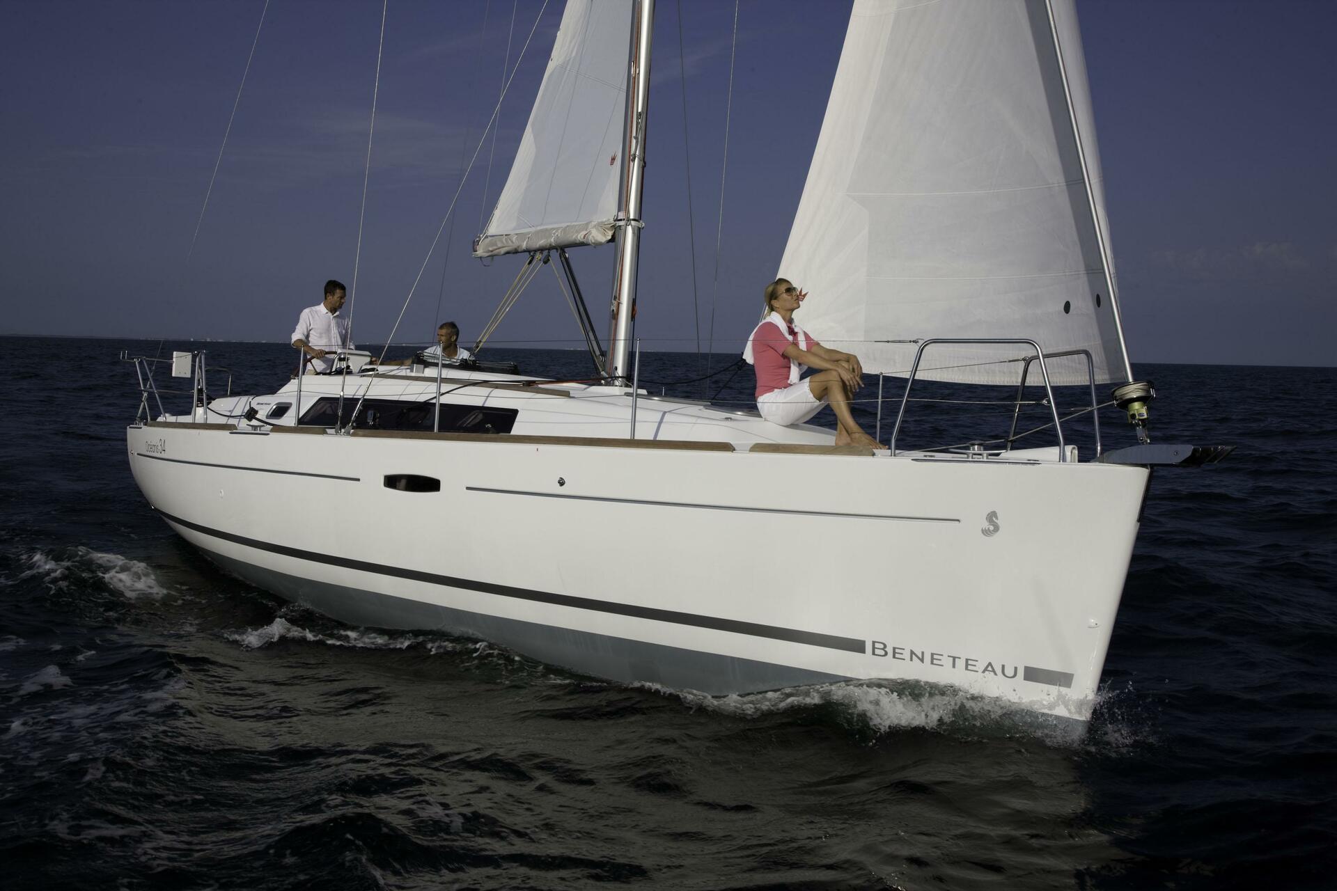 Océanis 34 from High Five Sailing in Nieuwpoort