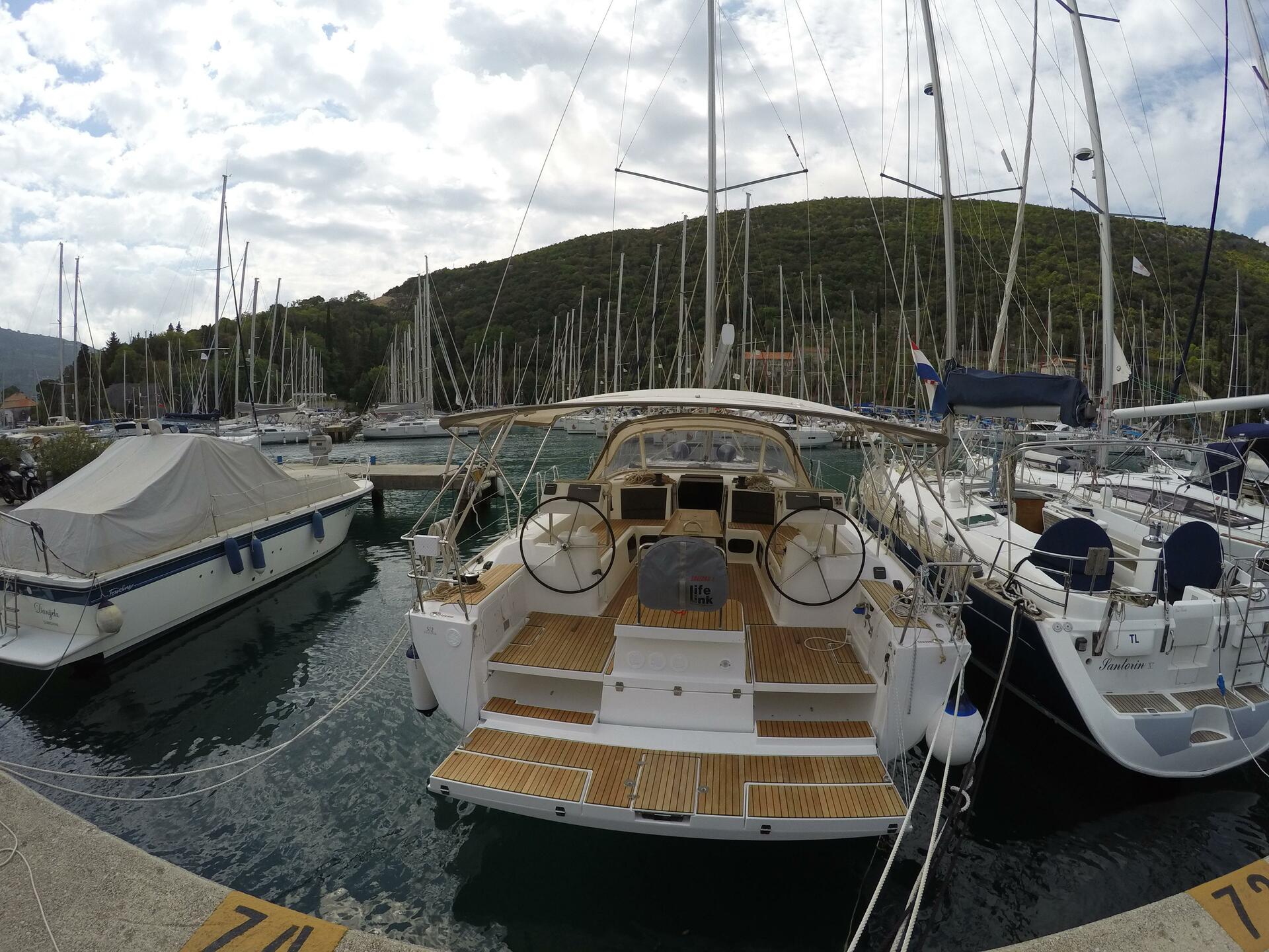 Dufour 512 Grand Large från Adriatic Yacht Charter i Dubrovnik