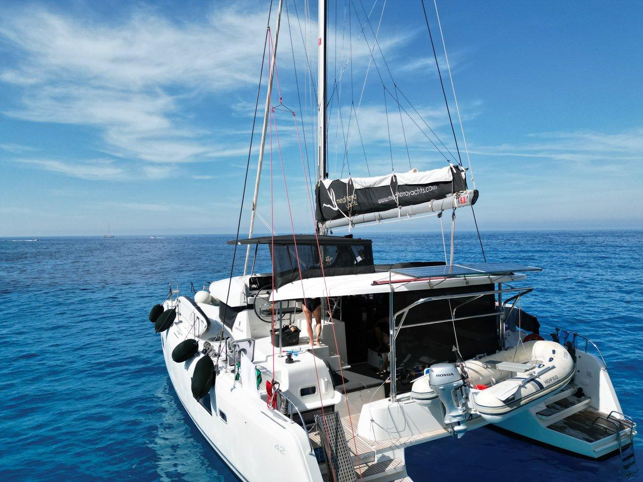 Lagoon 42 af Mediterra Yachts i Preveza