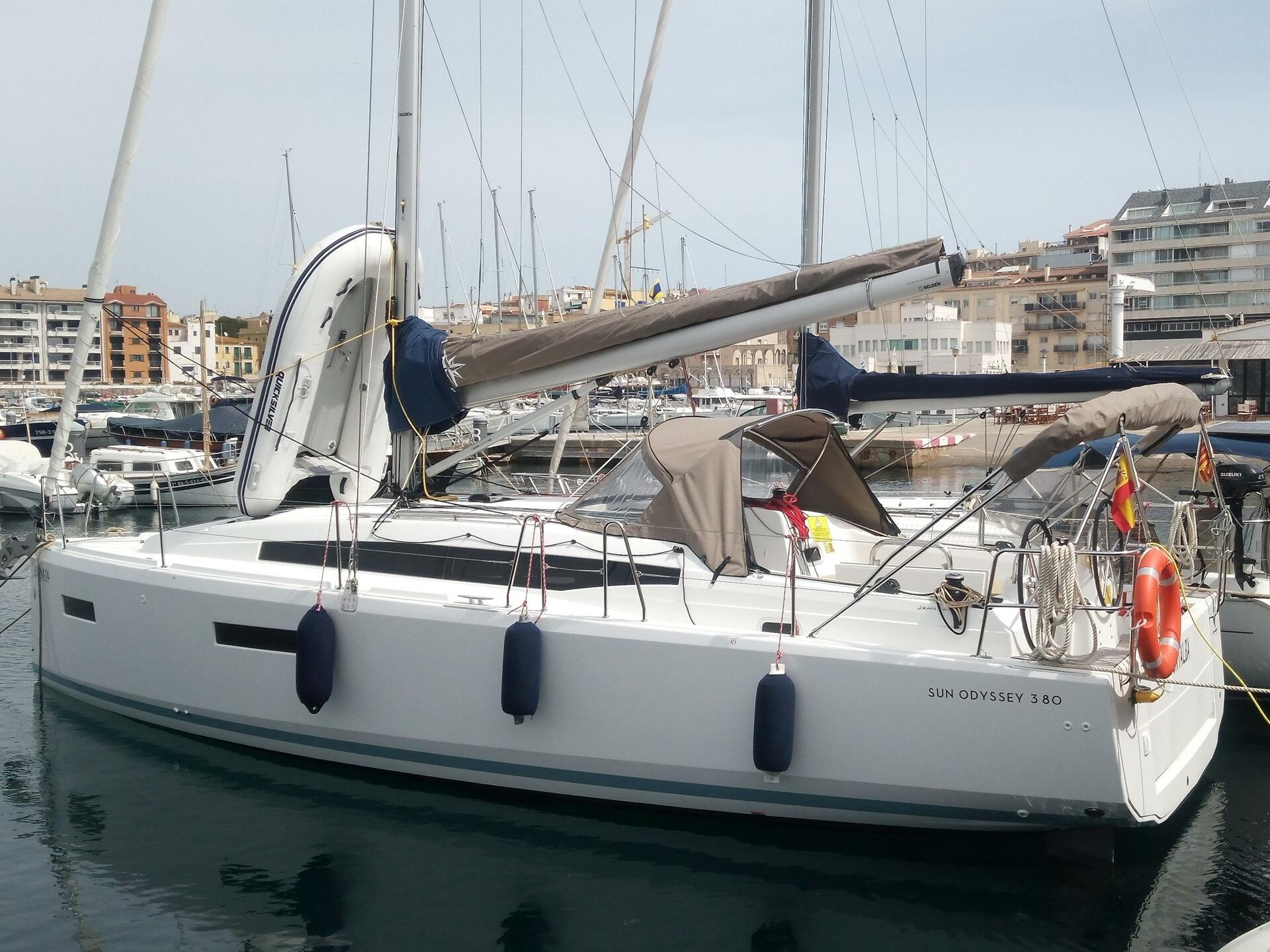 Sun Odyssey 380 from VELANOMADA YACHT CHARTER in Palamos