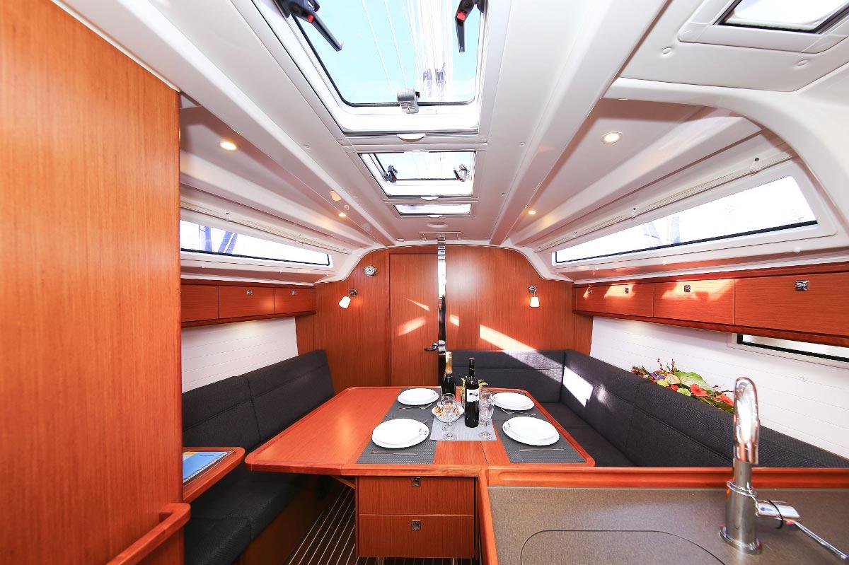 Bavaria 37 Cruiser da Pitter Yachtcharter - Nautic Alliance em Punat