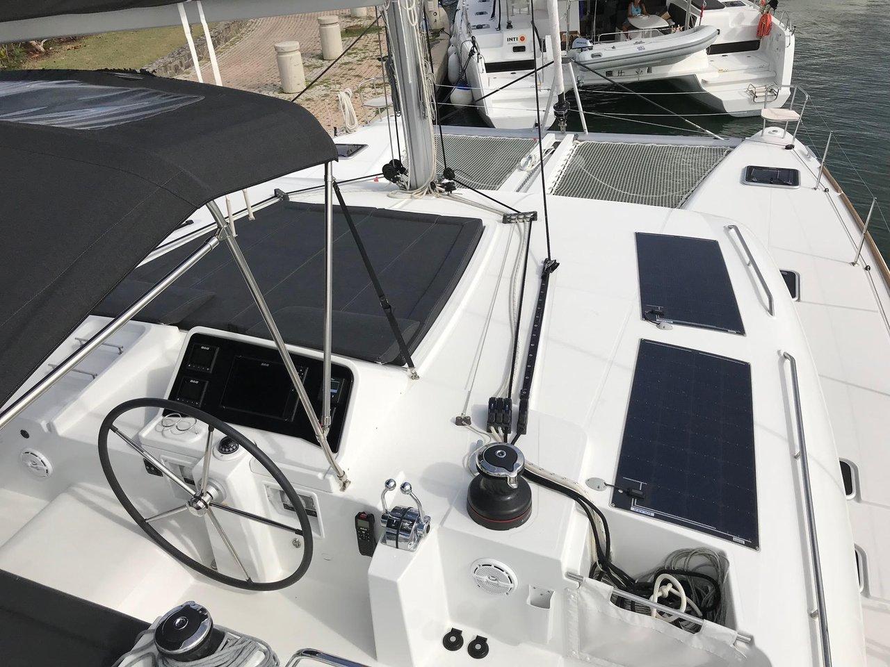 Lagoon 450 af VoiliVoilou i Preveza