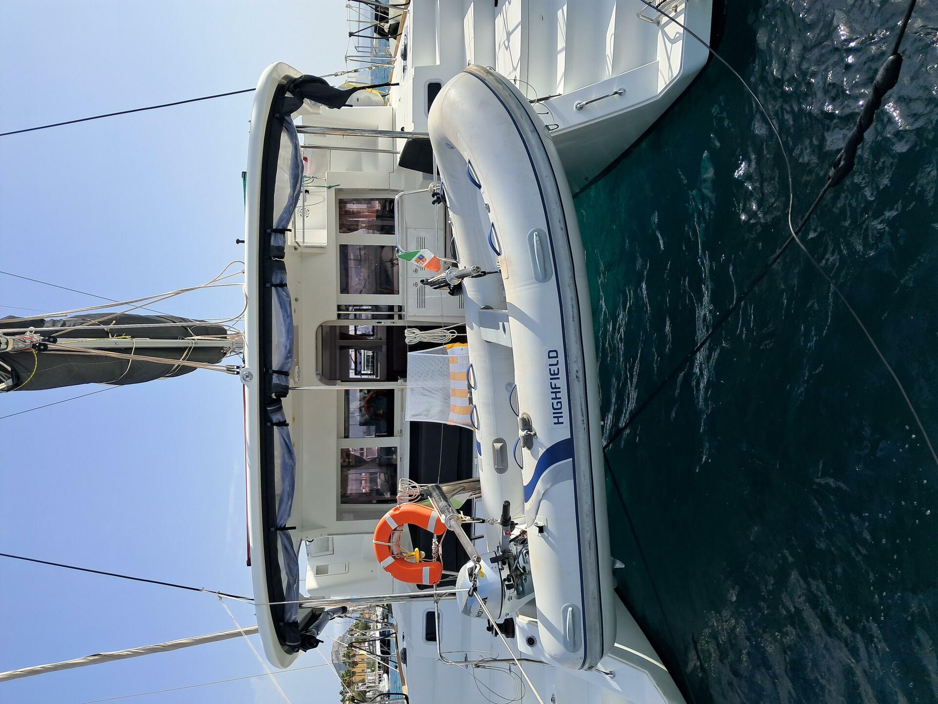 Lagoon 450 F da MadMax Franchising Nautico em Golfo Aranci