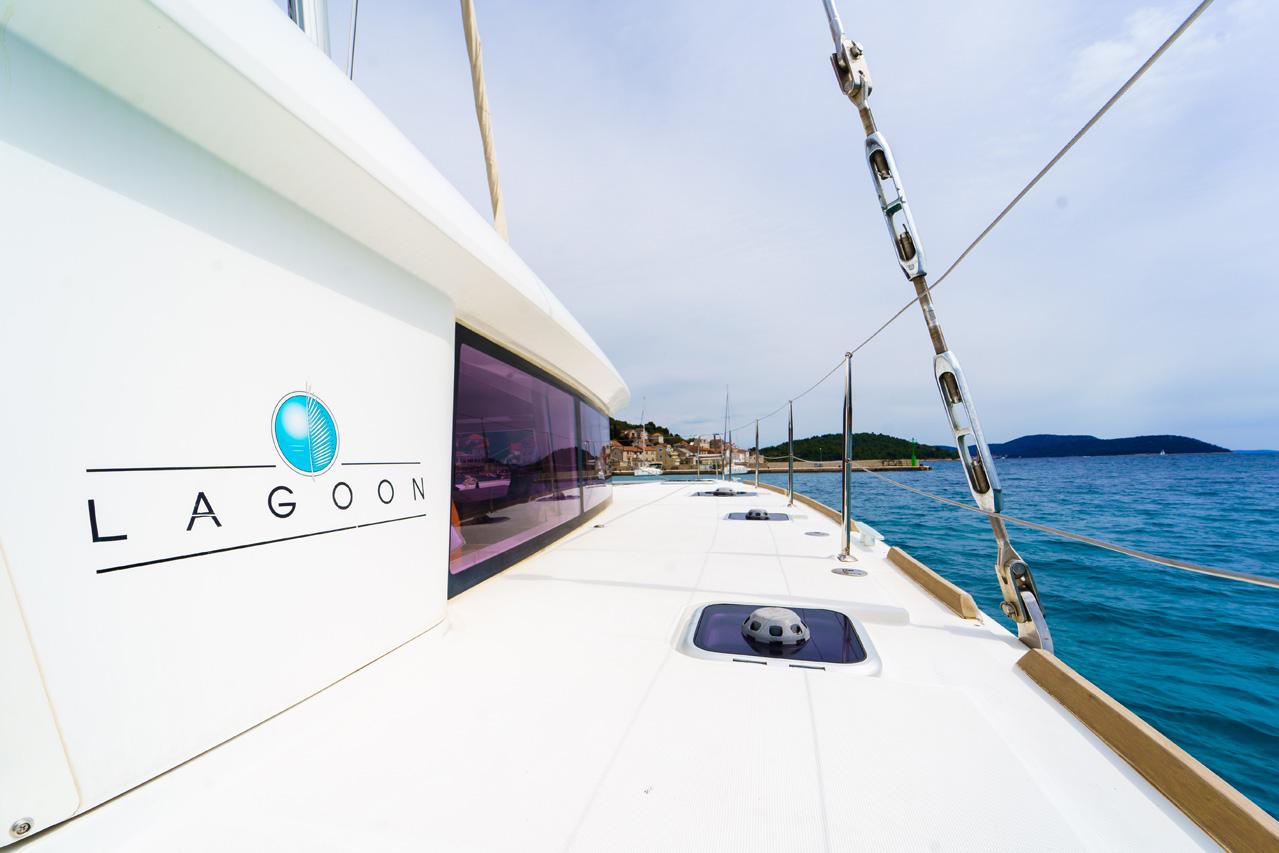 Lagoon 400 S2 de Pitter Yachtcharter - Nautic Alliance en Šibenik