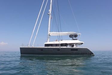 Lagoon 620 av Phantom Charter i Ibiza