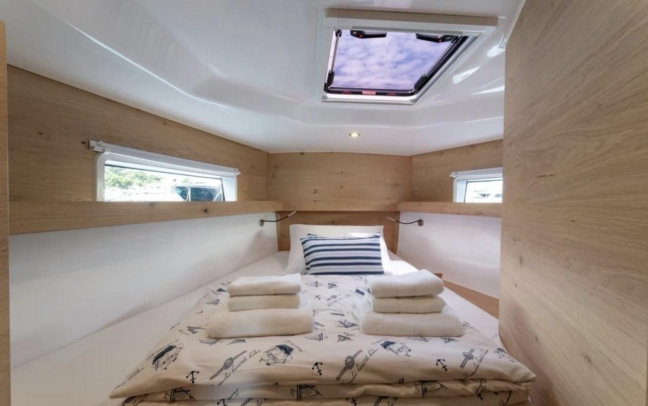 Elan Impression 43 yritykseltä Sail Your Dream Kalamatassa