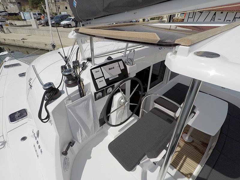 Lagoon 380 von NCP-Charter in Šibenik