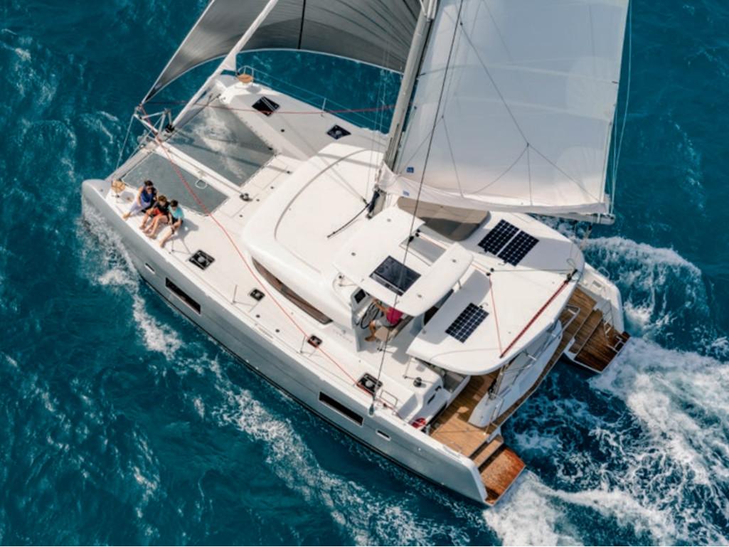 Lagoon 42 från Spiridakos Sailing Cruises i Vlichada