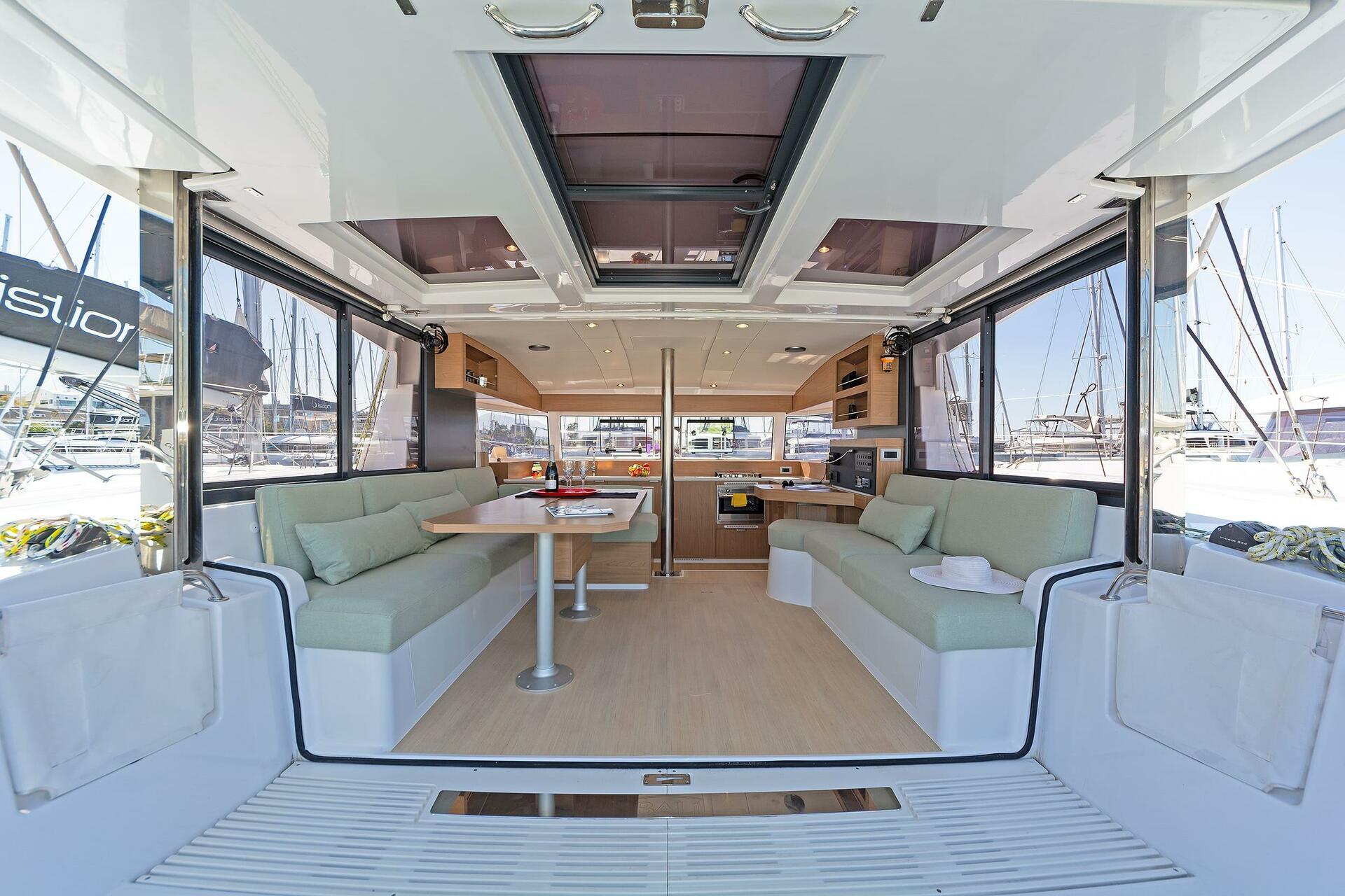 Bali Catsmart da Istion Yachting em Skradin