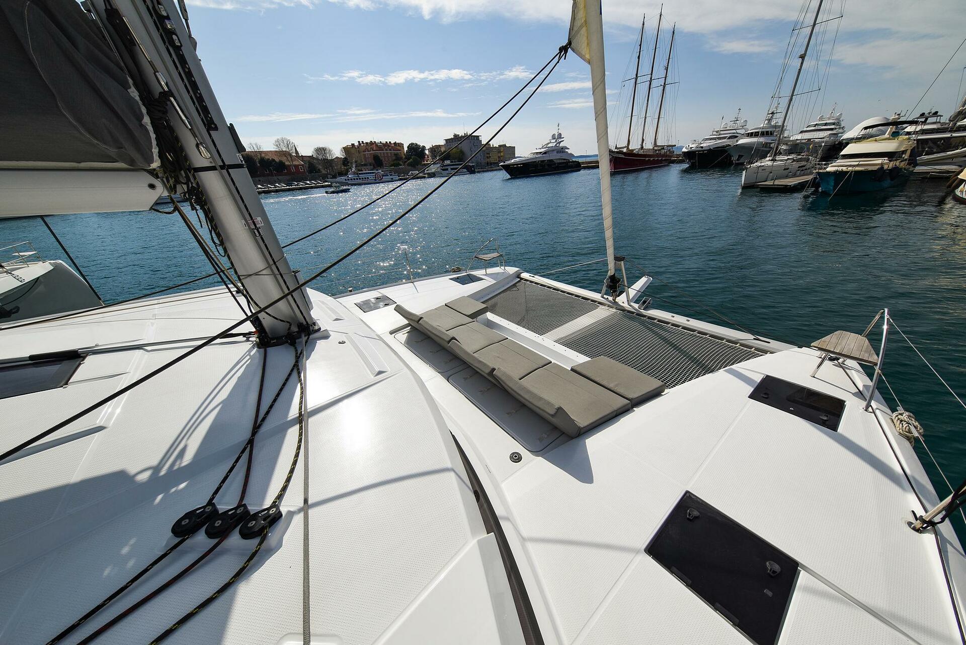 Fountaine Pajot Astréa 42 af Albatros Yachting i Zadar