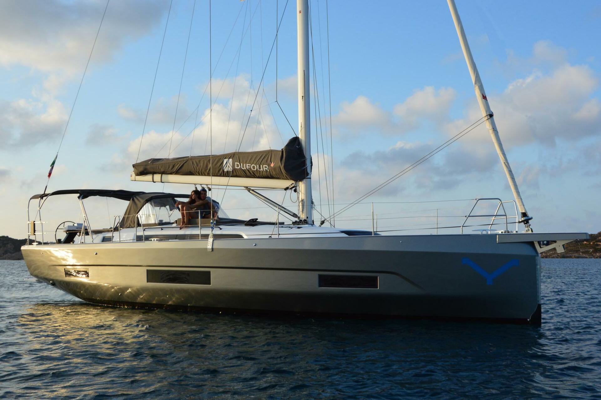 Dufour 470 della Yachting in Sardinia a Punta Nuraghe