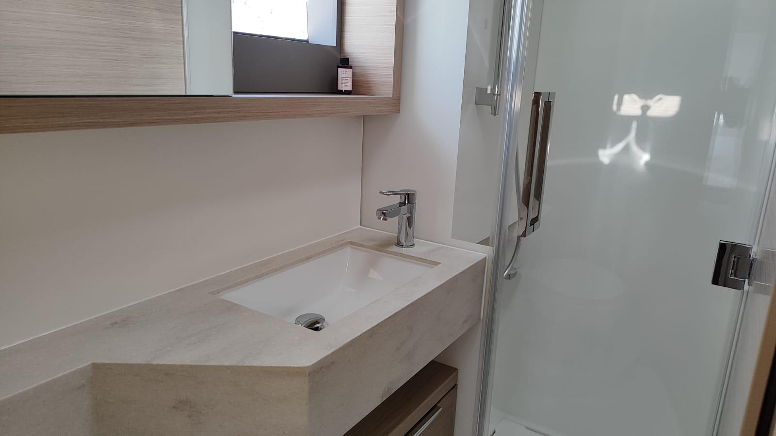 Lagoon 51 af Hellenic Yachting i Lavrion