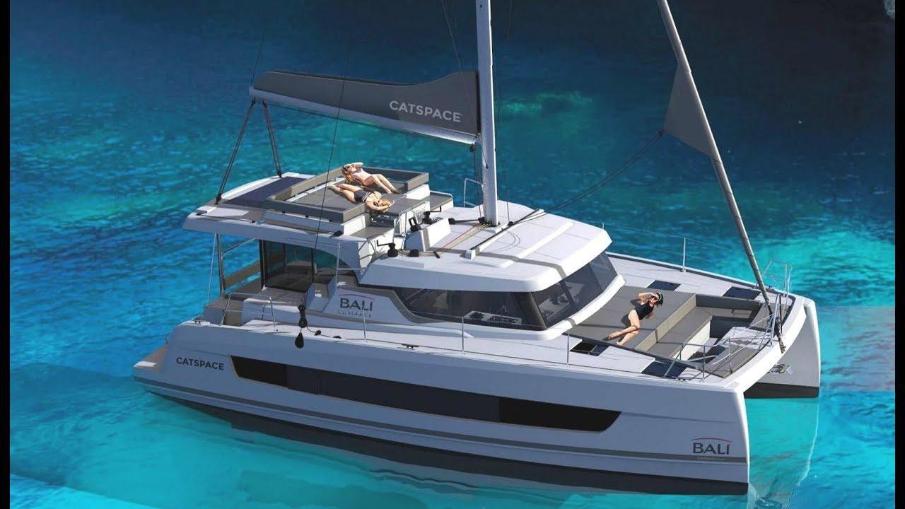 Bali Catspace van Caraïbes Catamaran in Ribishi
