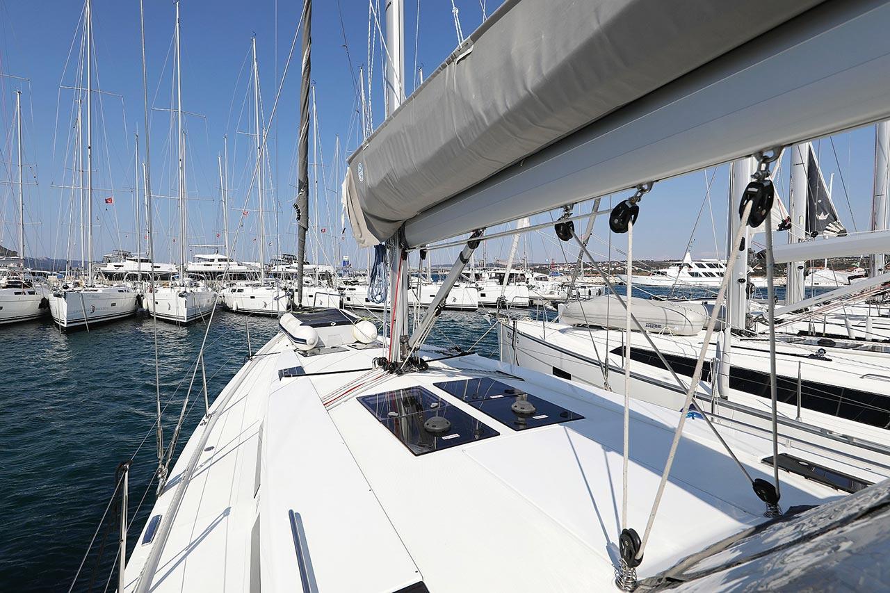 Hanse 455 from Pitter Yachtcharter - Nautic Alliance in Murter