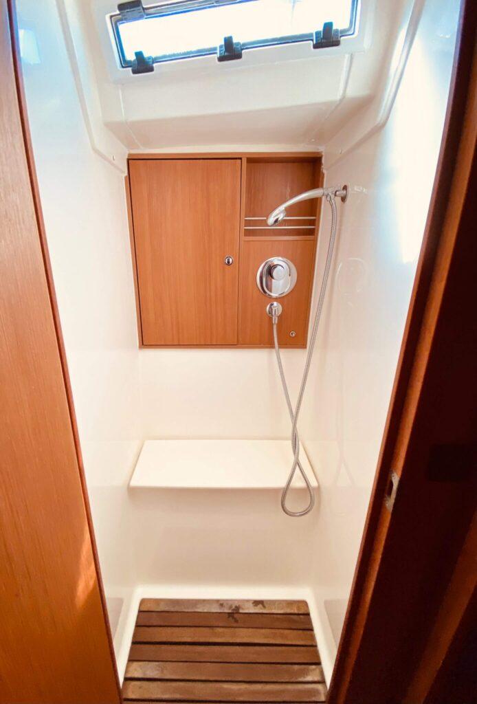 Bavaria 45 Cruiser par Chatzatoglou Grigorios à Kavala