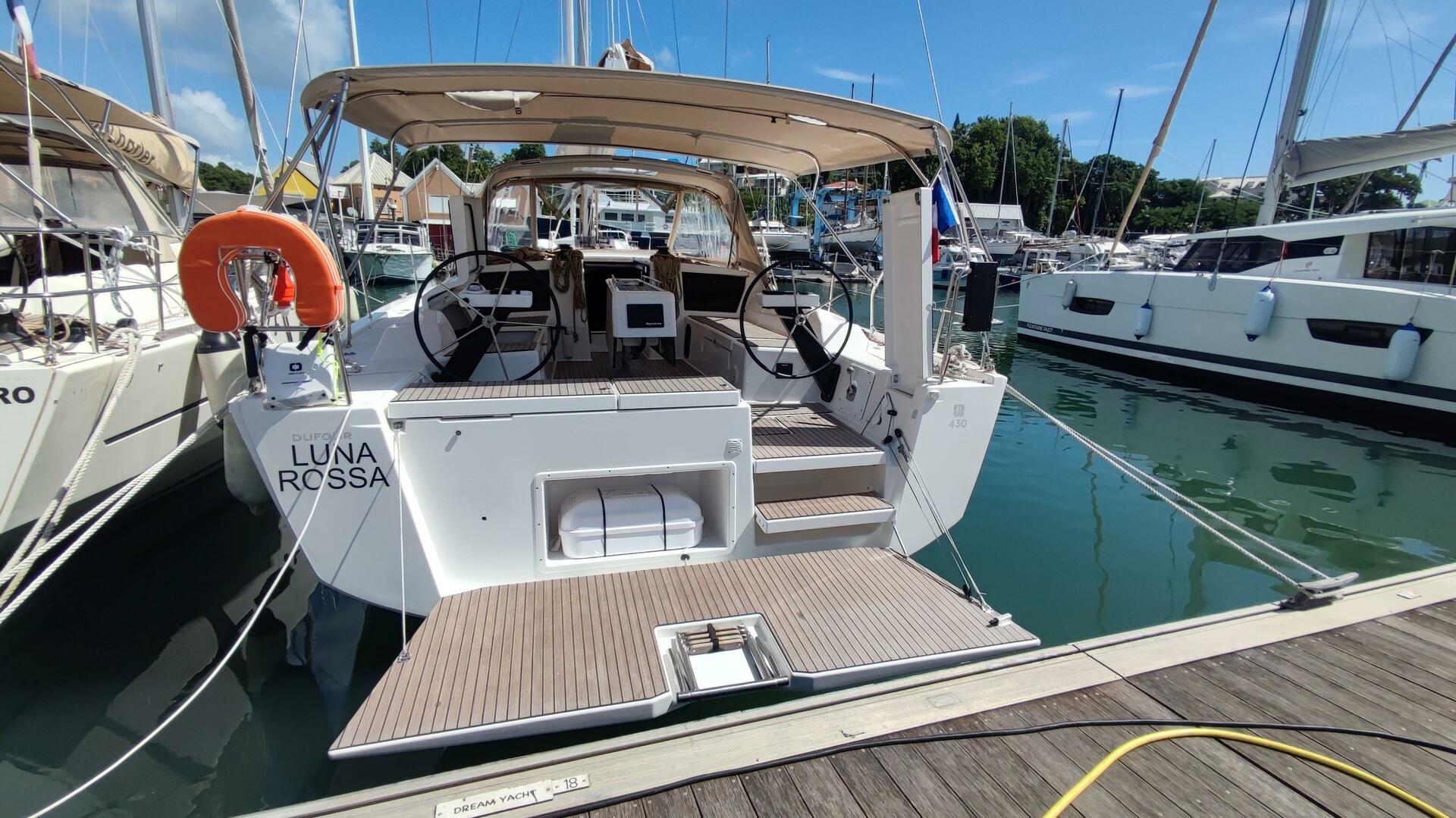 Dufour 430 Grand Large da Dream Yacht Charter em Pointe-à-Pitre
