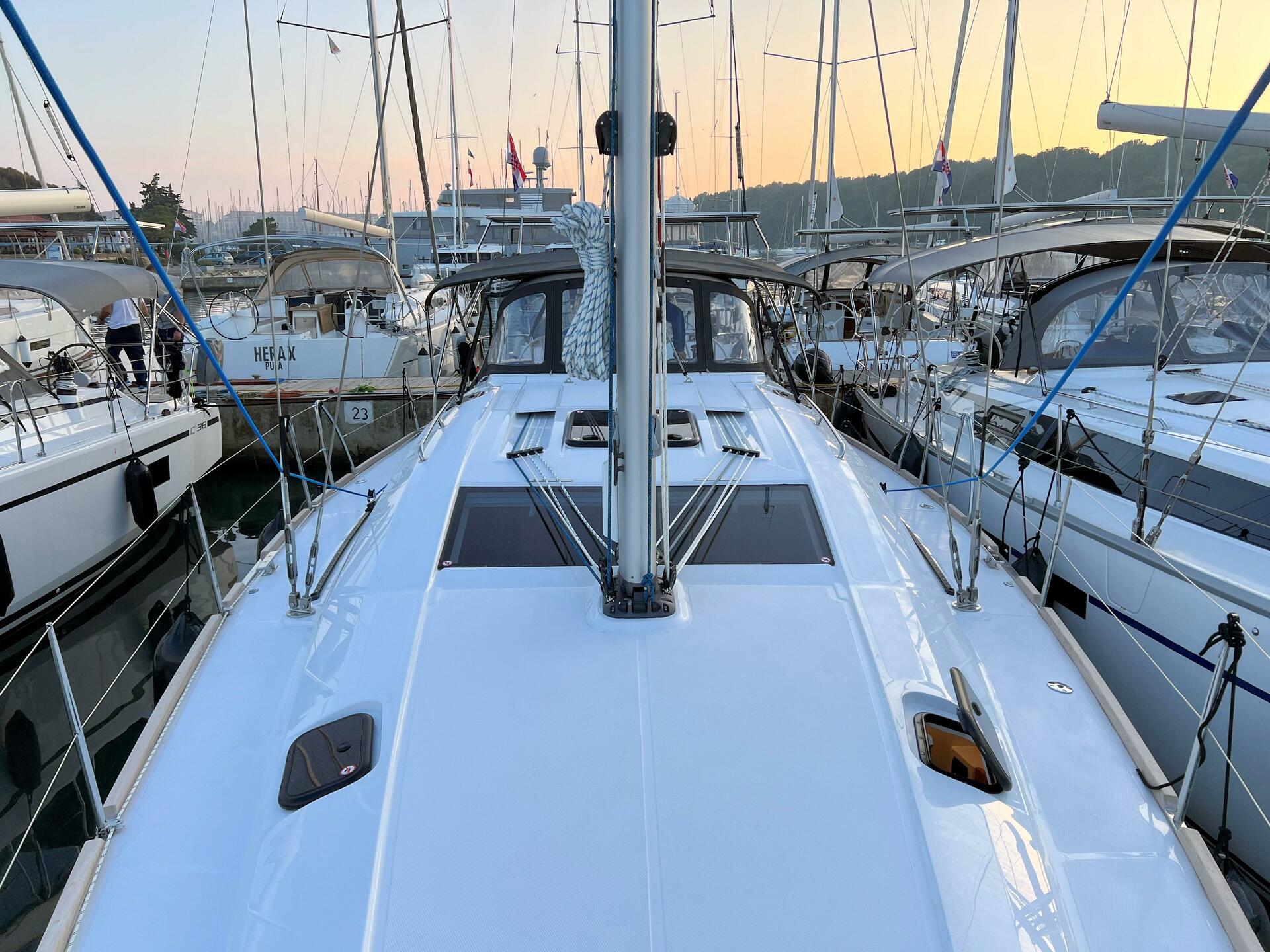 Elan Impression 45.1 della Eol Yachting a Pola