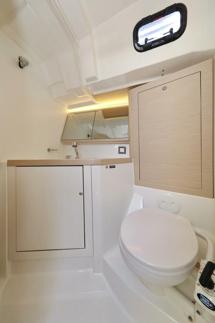 Oceanis 46.1 della Angelina Tours a Vodice