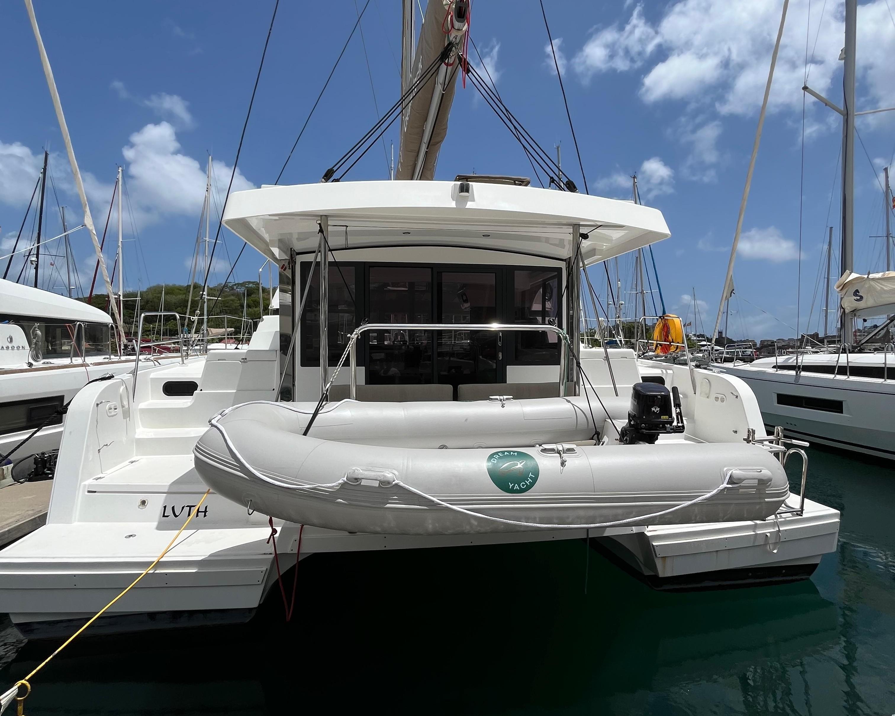 Bali Catspace från Dream Yacht Charter i St. George’s