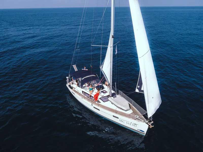Sun Odyssey 42 DS della Magia Charter a Punta Ala