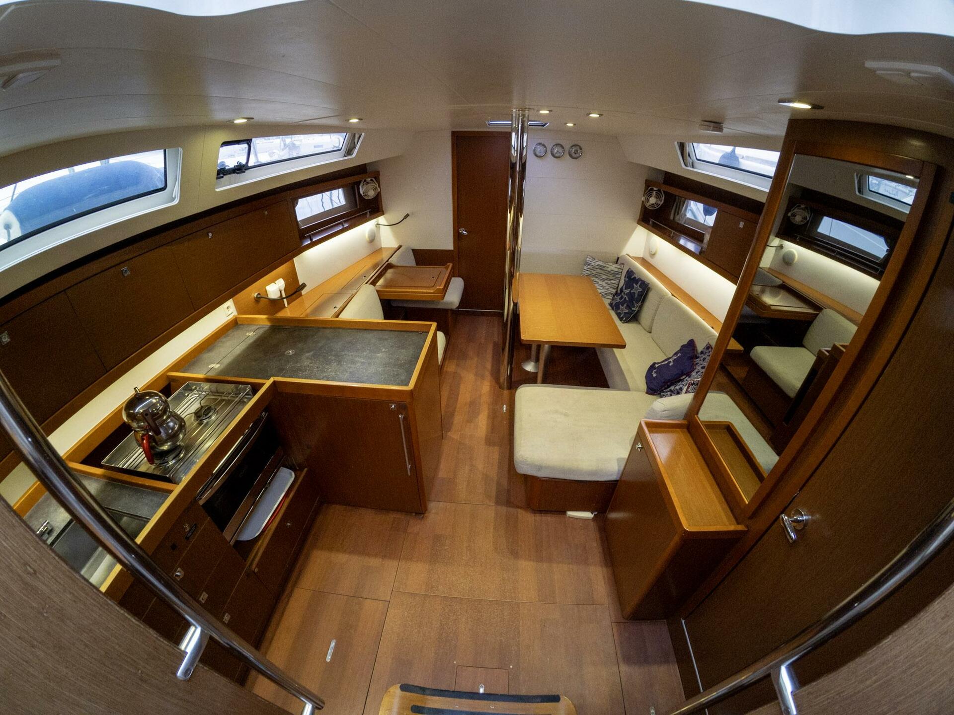Oceanis 41 da Almira Yachting em Fethiye