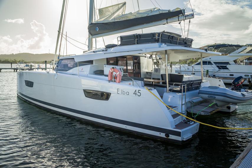 Fountaine Pajot Elba 45 af Virgin Islands Yacht Charters i Tortola