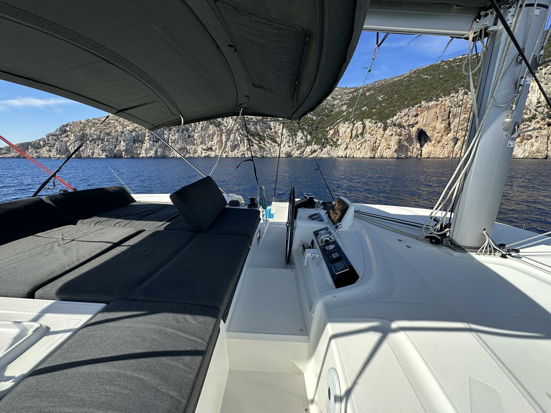 Lagoon 46 da MadMax Franchising Nautico em Golfo Aranci