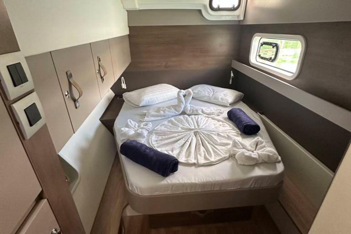 Bali Catspace von Navigare Yachting in Providence