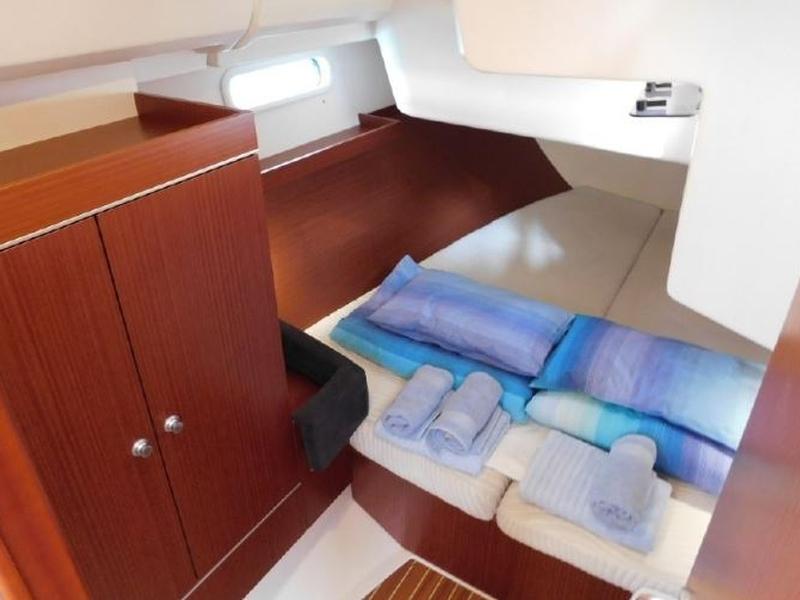 Hanse 415 van Atoll Comfort Sailing in Primošten