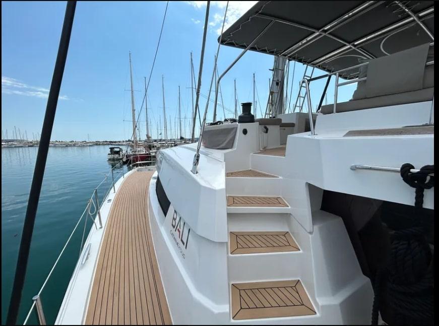 Bali 5.4 da Equatorial Yachts em Vitória