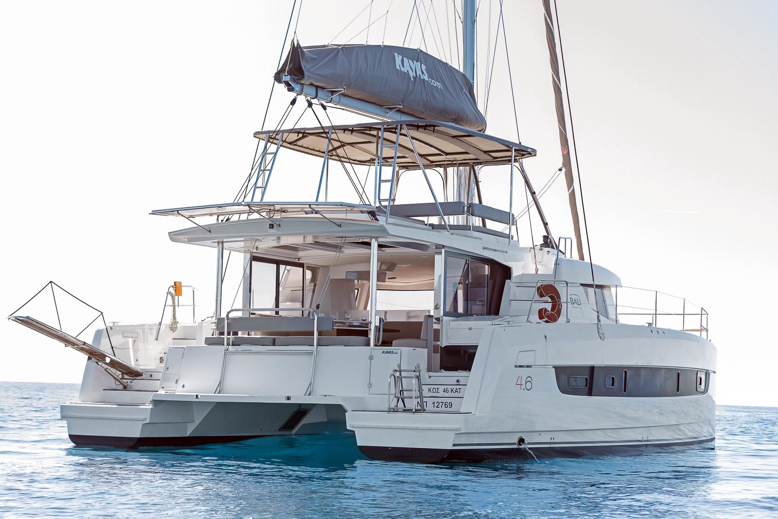 Bali 4.6 från Kavas Yachting i Aten