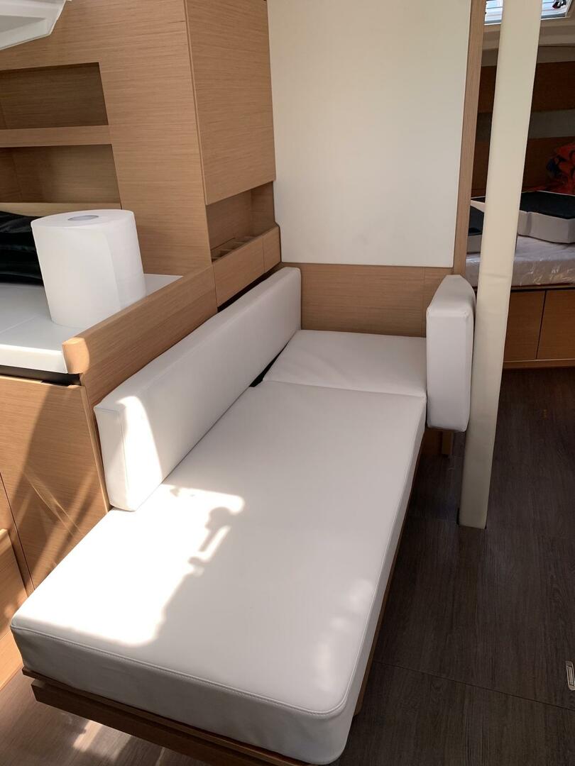 Sun Odyssey 410 af Now Charter i Piombino