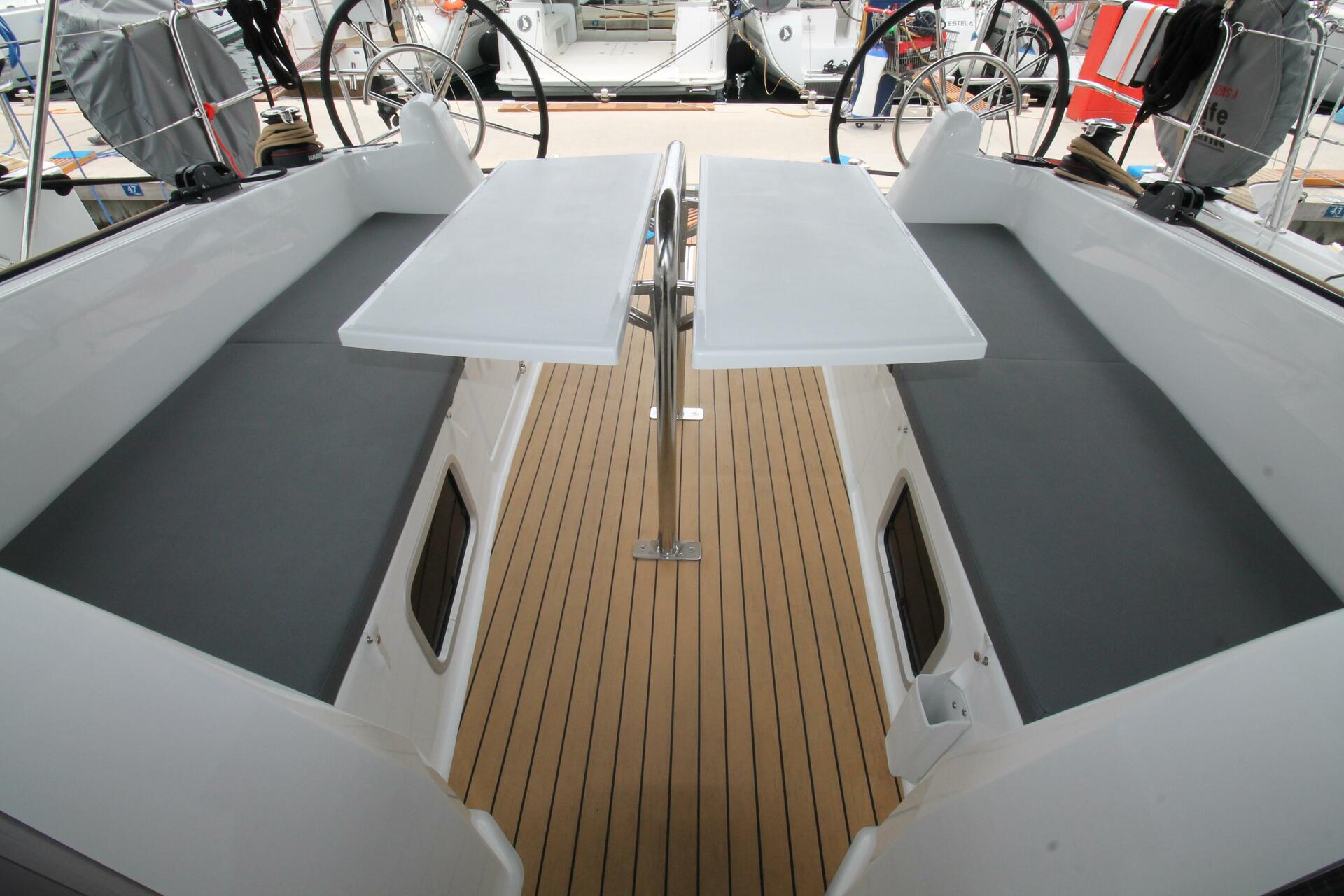 Sun Odyssey 380 av Charter Novak i Biograd na moru