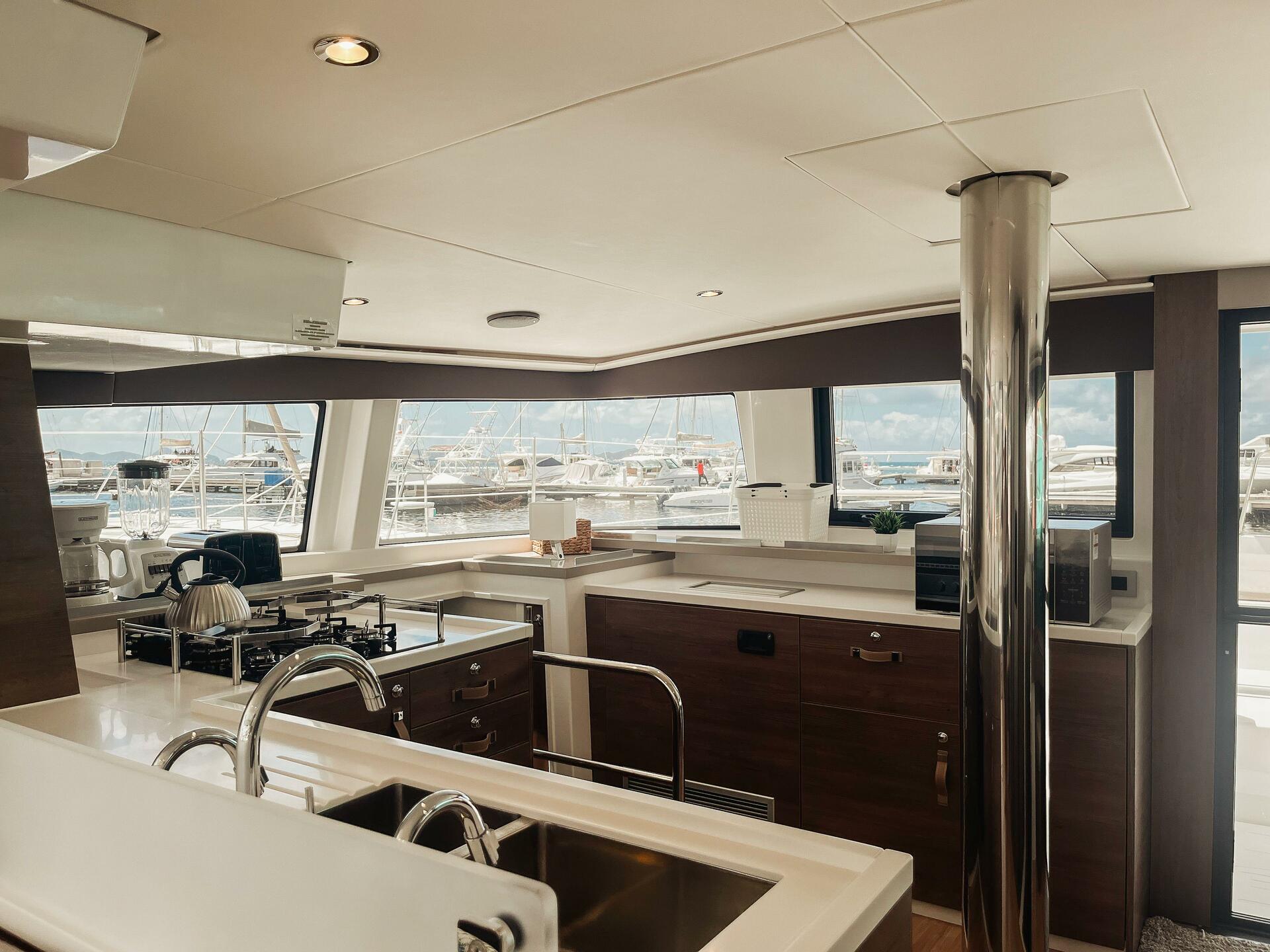 Bali 4.6 af Catamaran Company i Tortola