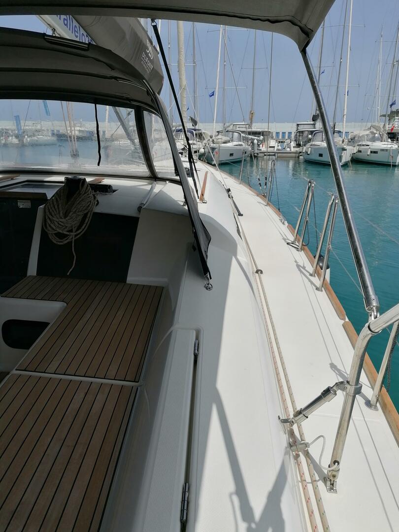 Dufour 390 Grand Large av Parallelo 38 Charter i Capo d’Orlando