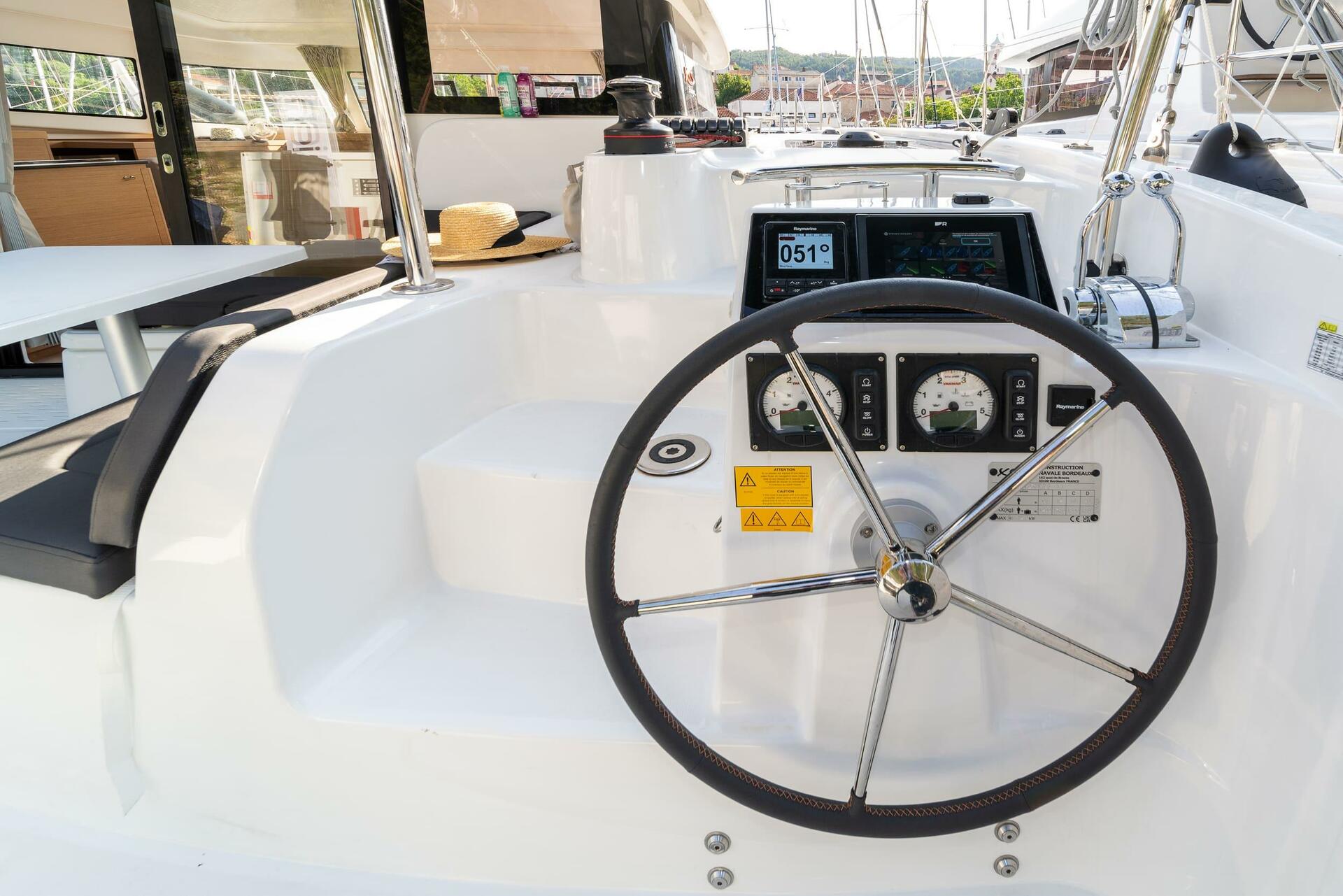 Excess 11 da Istion Yachting em Skradin