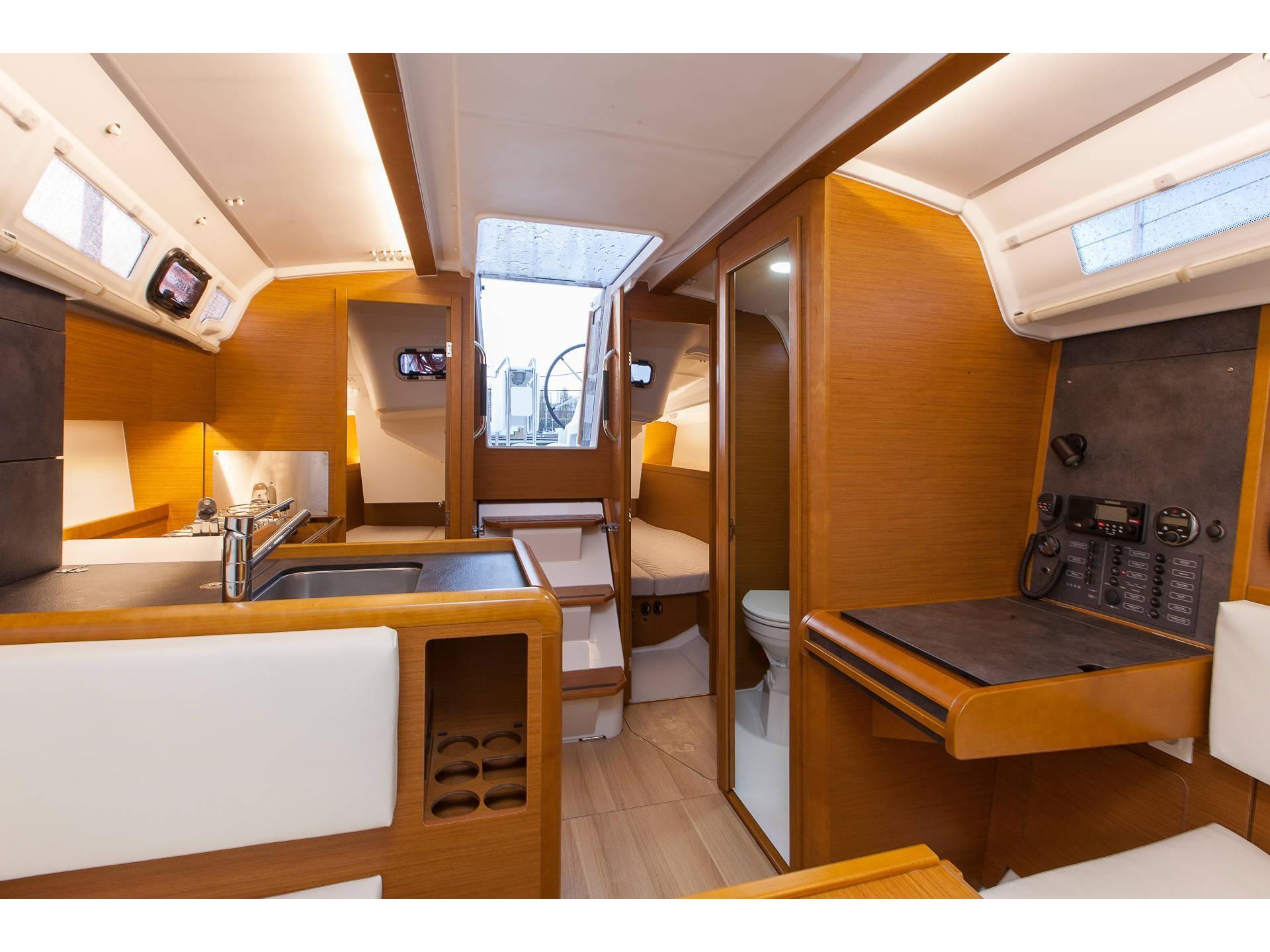 Sun Odyssey 349 de Rosa dei Venti Yacht Charter en Furnari