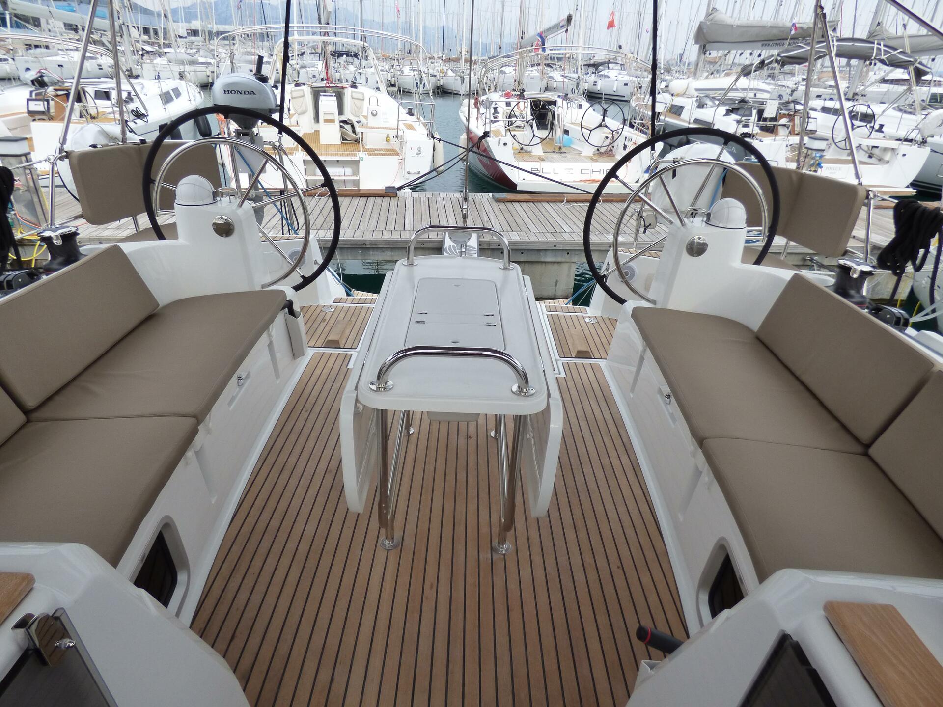 Sun Odyssey 519 från Candor Yachting i Kaštel Gomilica