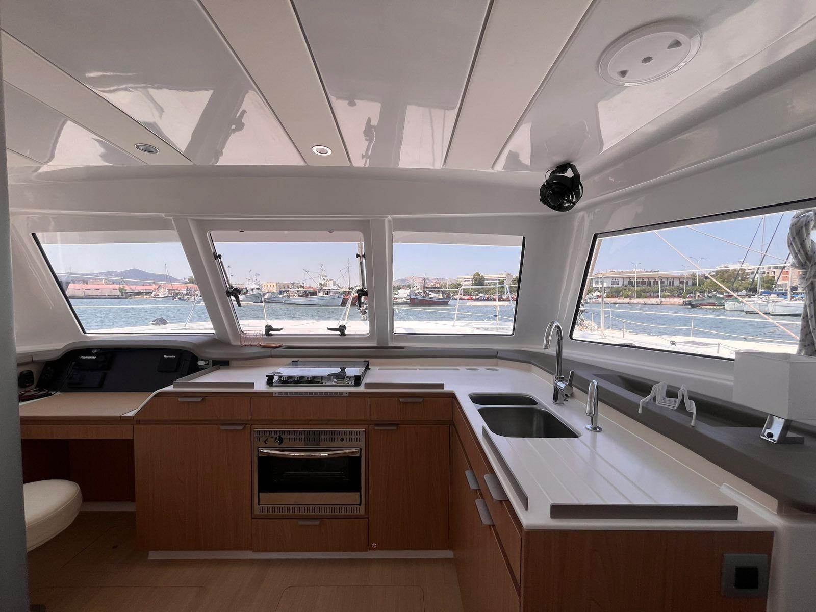 Bali Catspace från Discovery Yachting i Volos