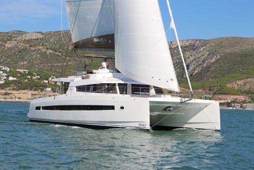 Bali 5.4 von Dream Yacht Charter in Nassau