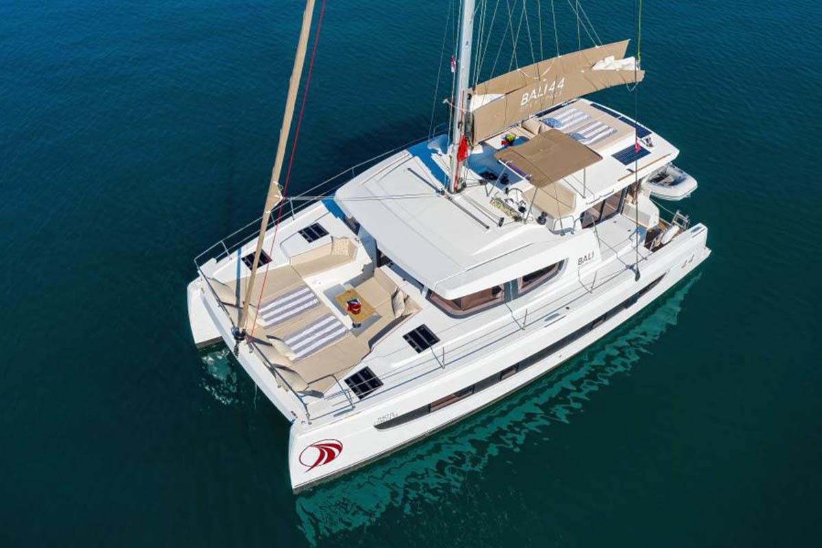 Bali 4.4 from Navigare Yachting in Marsh Harbour