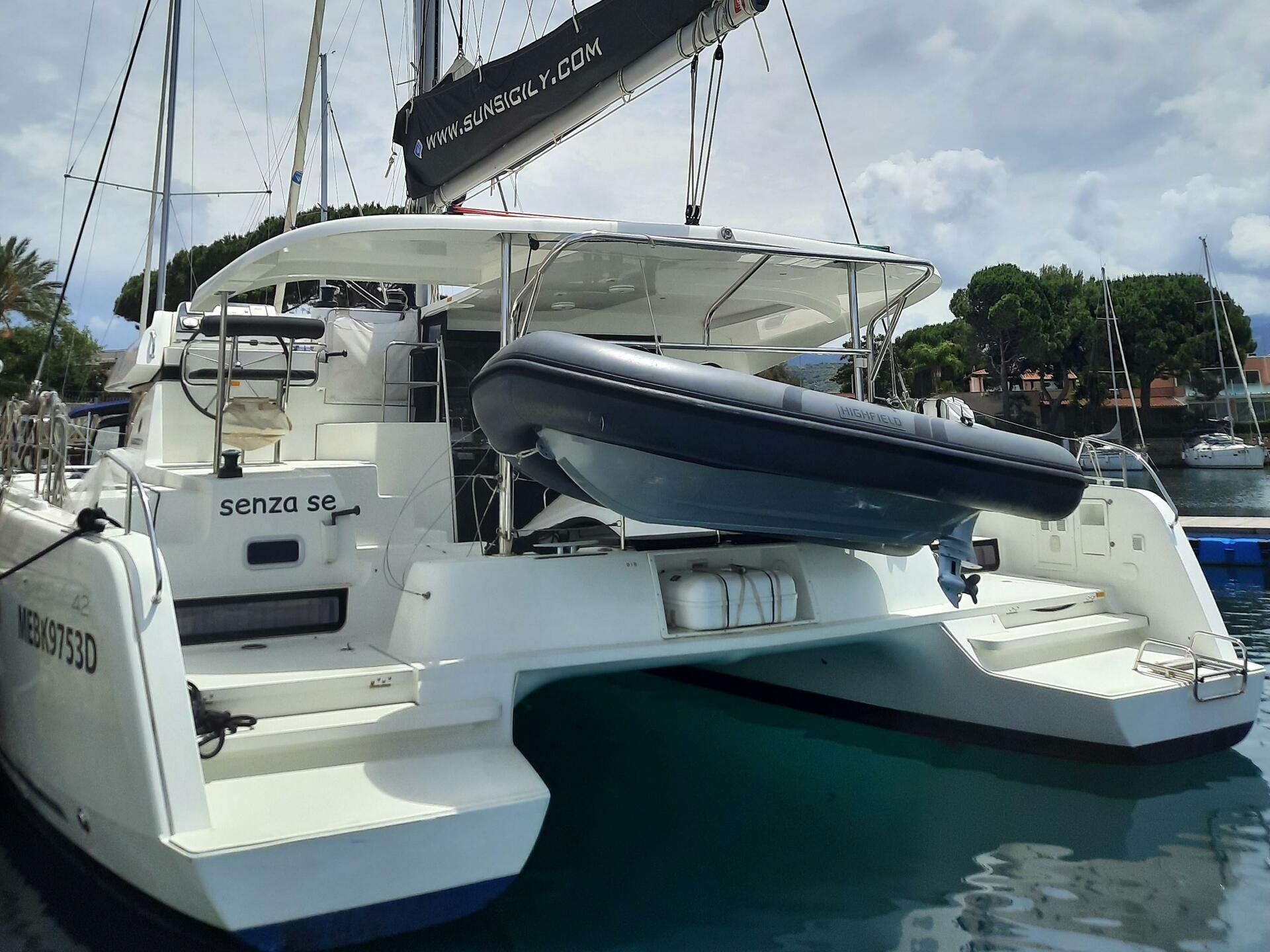 Lagoon 42 av Sunsicily Yacht Charter i Furnari