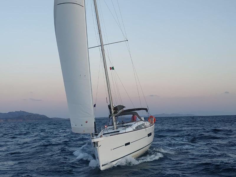 Dufour 520 Grand Large from Sea Folk Yacht Charter in Palermo