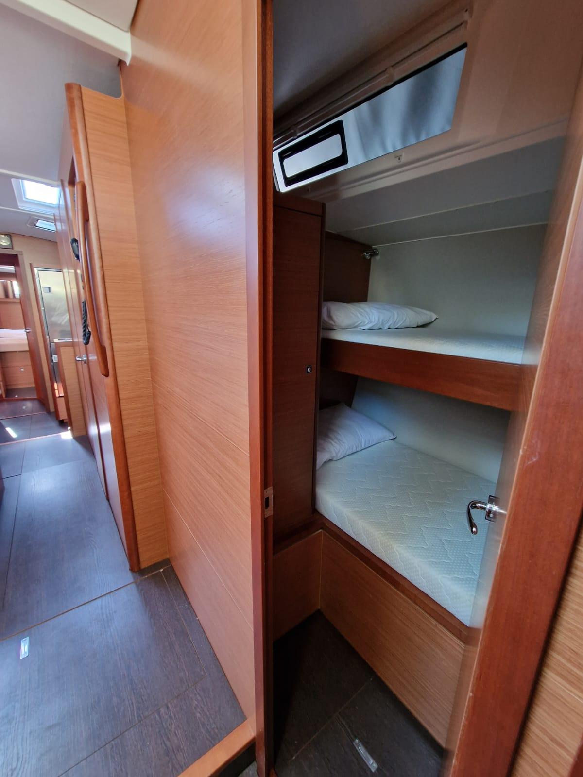 Dufour 530 Grand Large af GAIS i Furnari