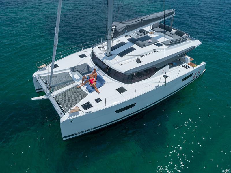 Fountaine Pajot Elba 45 från Daddario Yacht i Taranto