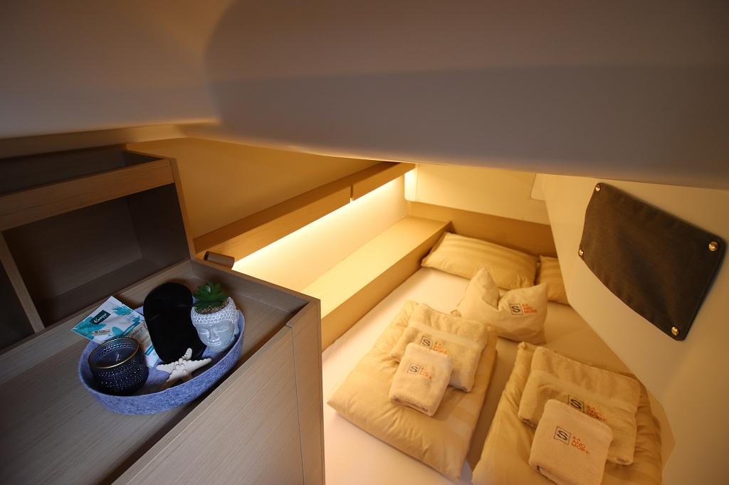 Oceanis 34.1 av Sea and More Yachting i Rogoznica