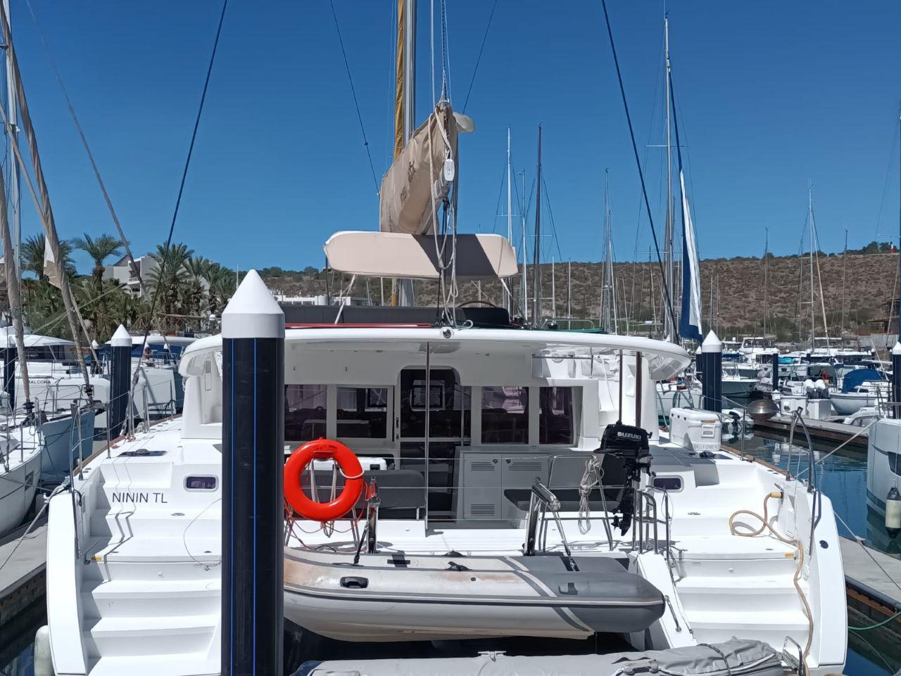 Lagoon 450 F da Dream Yacht Charter em La Paz